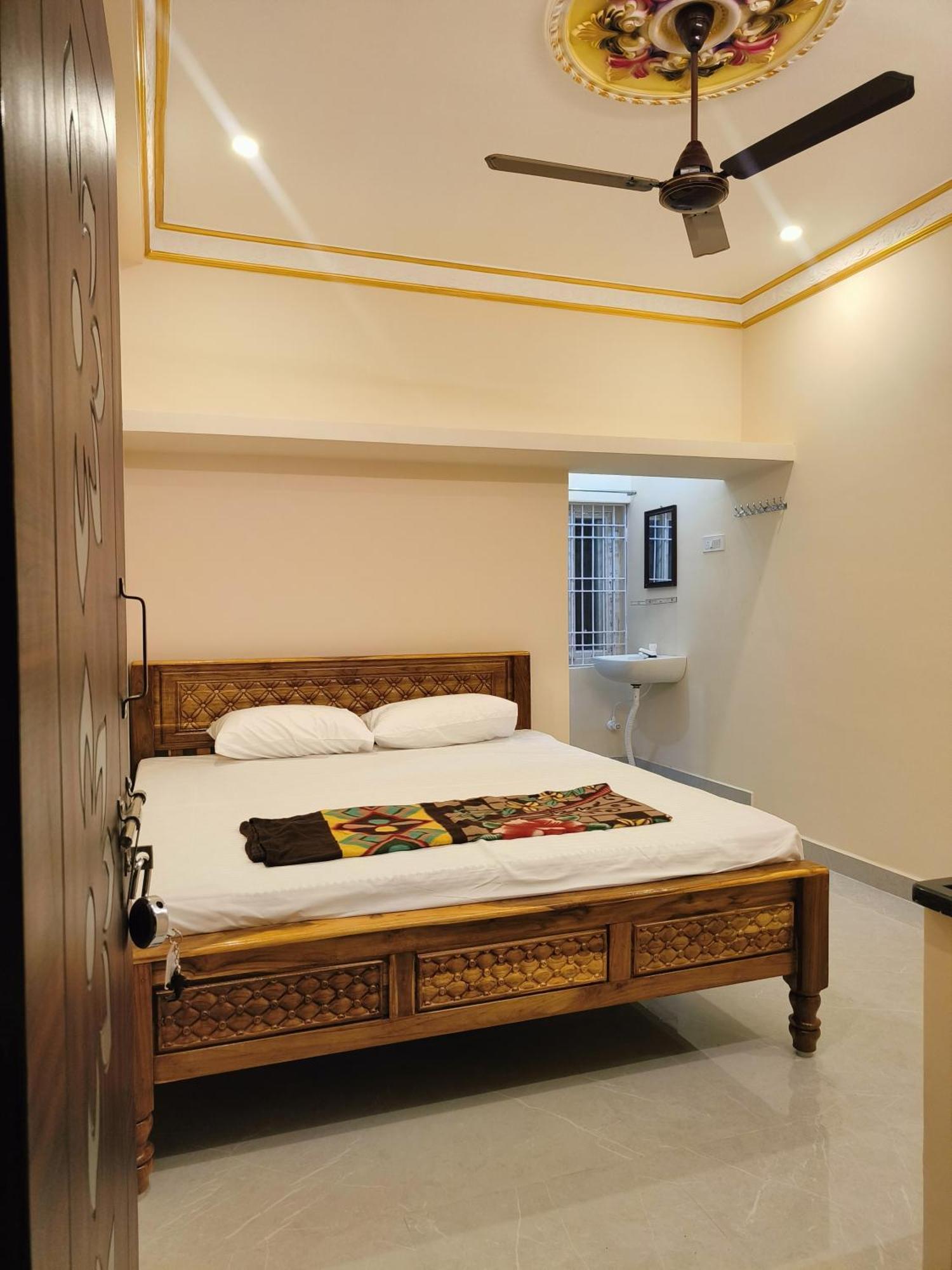 Liya Guest House Tiruvannamalai Exterior photo